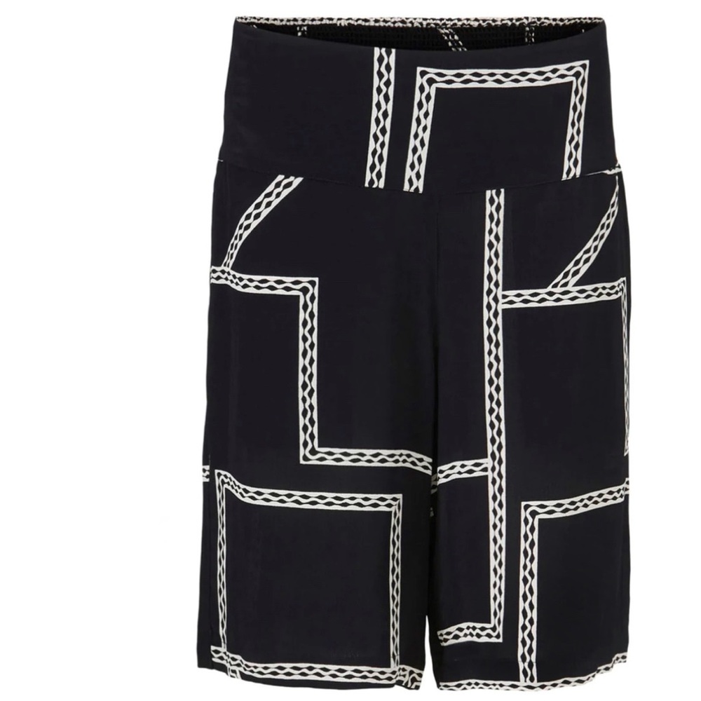 NWT Masai Copenhagen Pinja Black & White Geometric Print Shorts